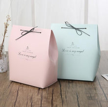 Load image into Gallery viewer, Wedding Birthday Party Favour Gift Sweet Boxes Papercard Leather Rope big Favor Bags Cake Wrap Clothing packaging green pink