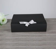 Load image into Gallery viewer, 100pcs/lot 31x25.5x.8cm large brown paper gift box big size kraft cardboard boxes large size white paper box for T shirt