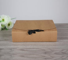 Load image into Gallery viewer, 100pcs/lot 31x25.5x.8cm large brown paper gift box big size kraft cardboard boxes large size white paper box for T shirt