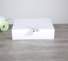 Load image into Gallery viewer, 100pcs/lot 31x25.5x.8cm large brown paper gift box big size kraft cardboard boxes large size white paper box for T shirt
