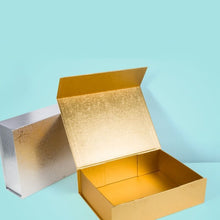 Load image into Gallery viewer, Wholesale 10Pcs/Lot Custom Paperboard Folding rigid box Magnetic closure hot stamping foil logo Packaging Clothing Hair wigs