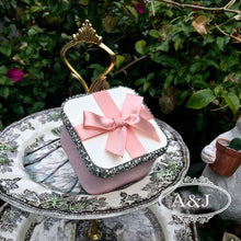 Load image into Gallery viewer, 50pcs lot Custom Elegant Engagement Birthday Tin Flower tea boxes Bridal Party Bridesmaid gift wedding favor box for guests